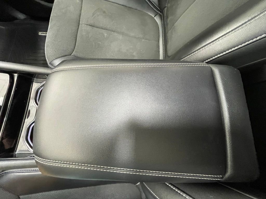 Used 2023 Jeep Grand Cherokee Altitude AWD/4WD image 16