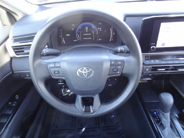 Used 2025 Toyota Camry LE FWD image 10