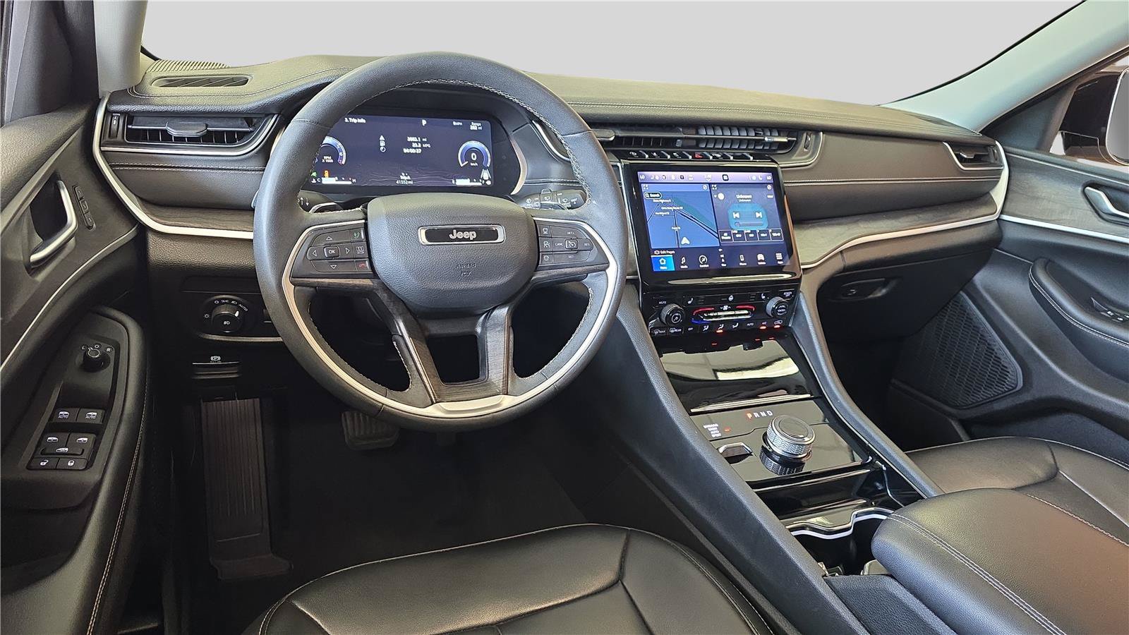 Used 2023 Jeep Grand Cherokee Limited AWD/4WD image 21
