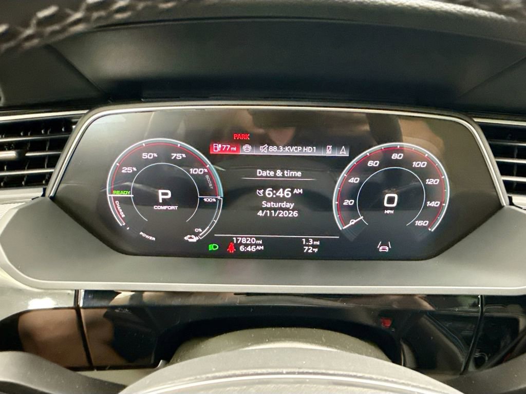 Used 2024 Audi Q8 e-tron Prestige image 33