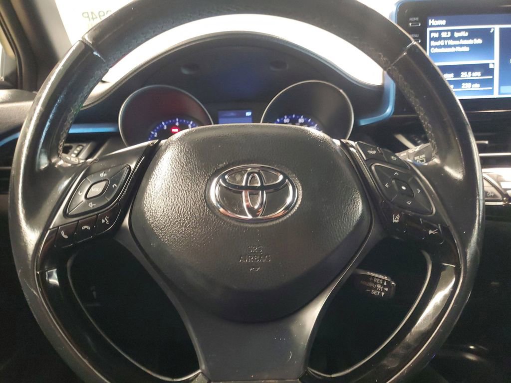 Used 2019 Toyota C-HR XLE image 19