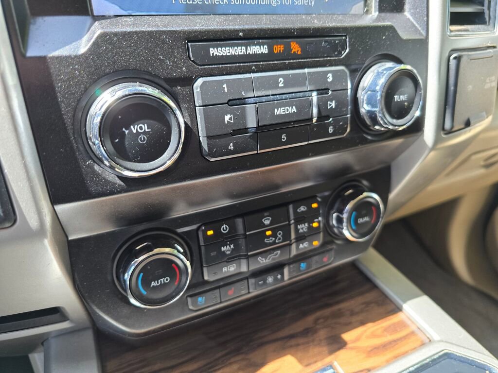 Used 2020 Ford F150 Lariat image 32