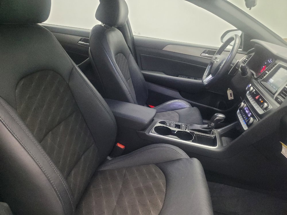Used 2018 Hyundai Sonata Sport w/ Tech Package 05 FWD image 19