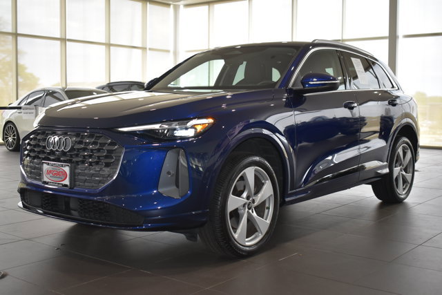 Used 2025 Audi Q5 Premium Plus w/ Premium Plus AWD/4WD image 6