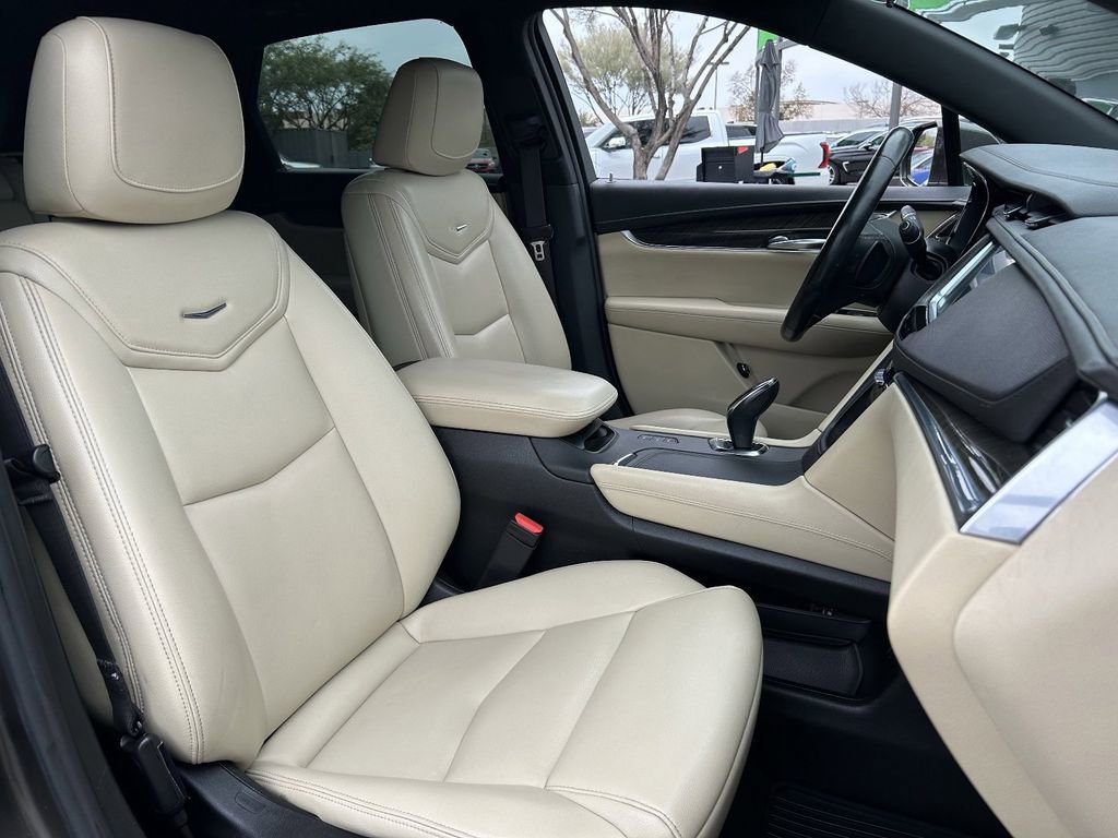 Used 2019 Cadillac XT5 AWD image 9