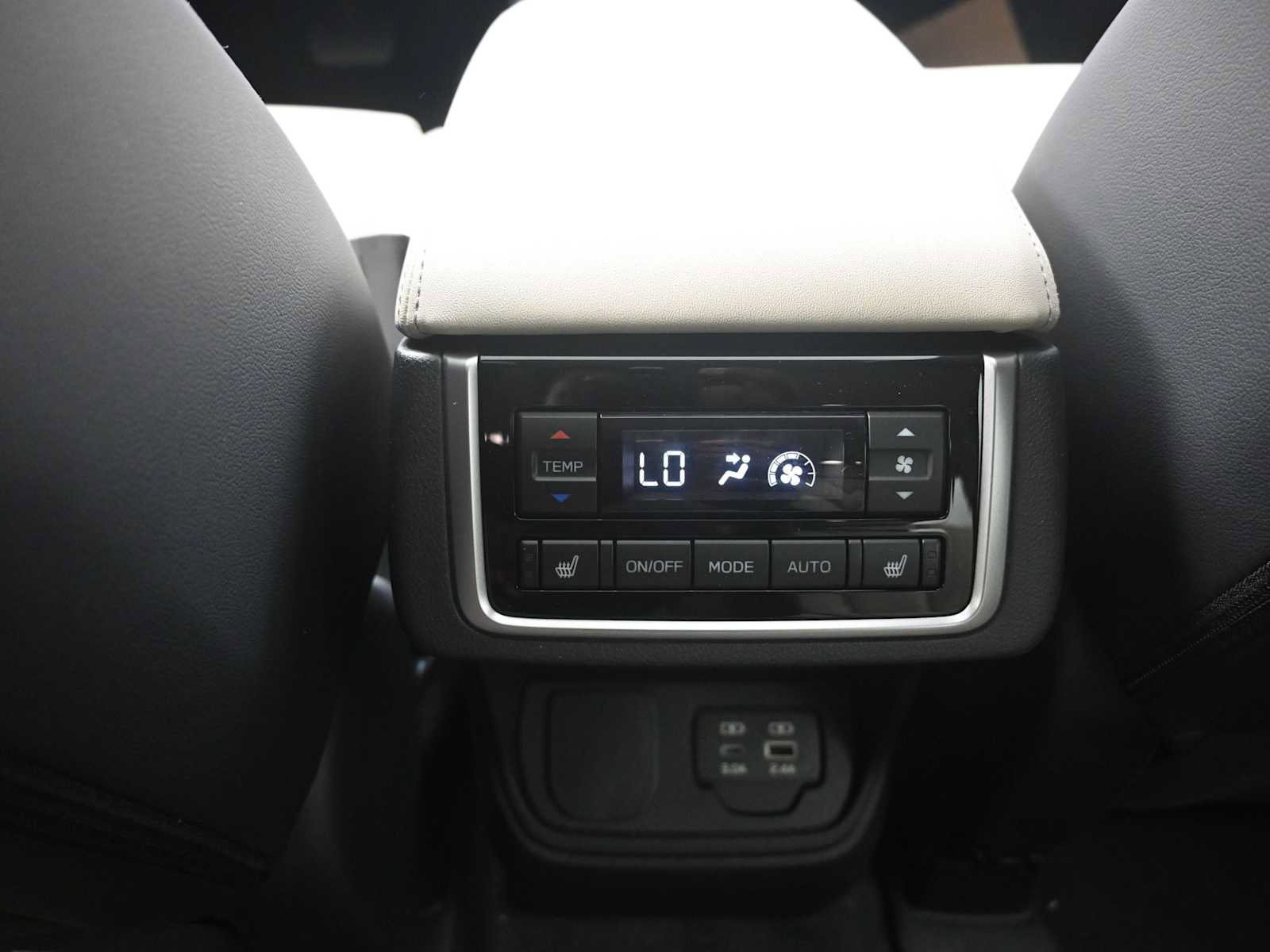 Used 2025 Subaru Ascent Limited AWD/4WD image 21