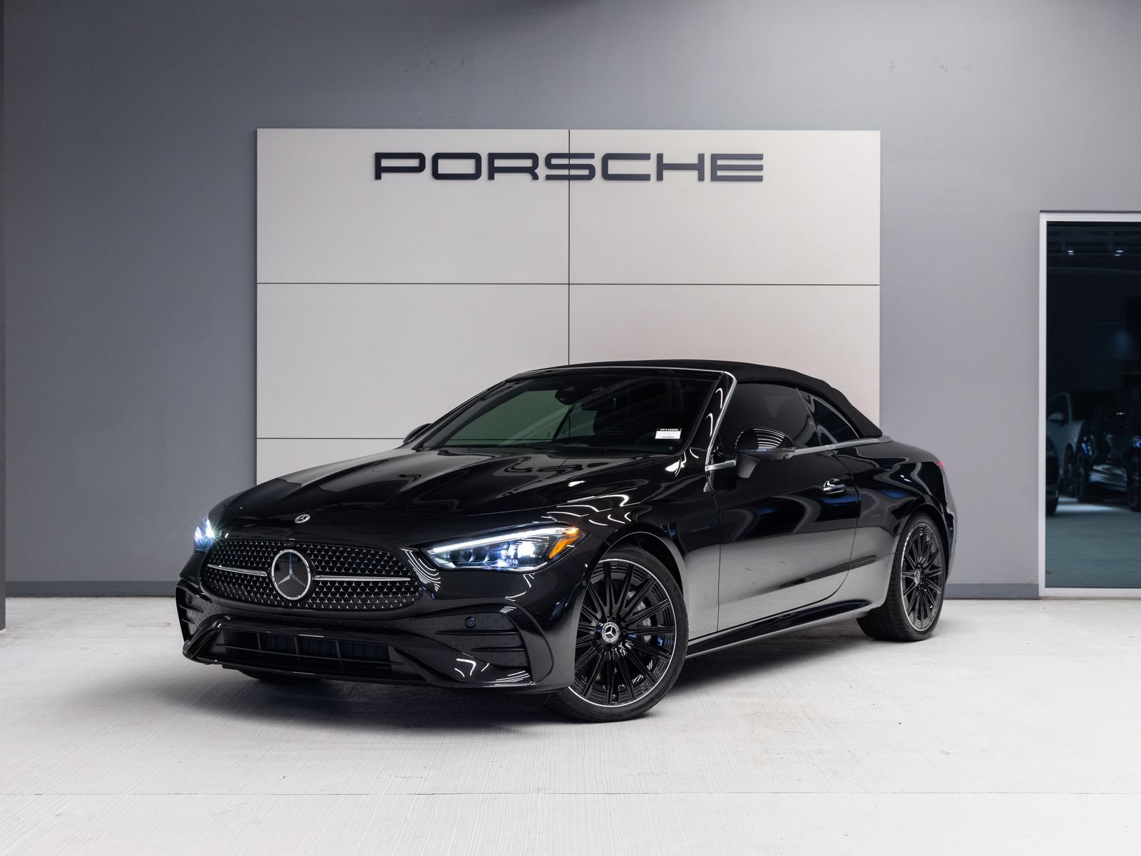 Used 2026 Mercedes-Benz CLE 450 4MATIC Cabriolet image 1
