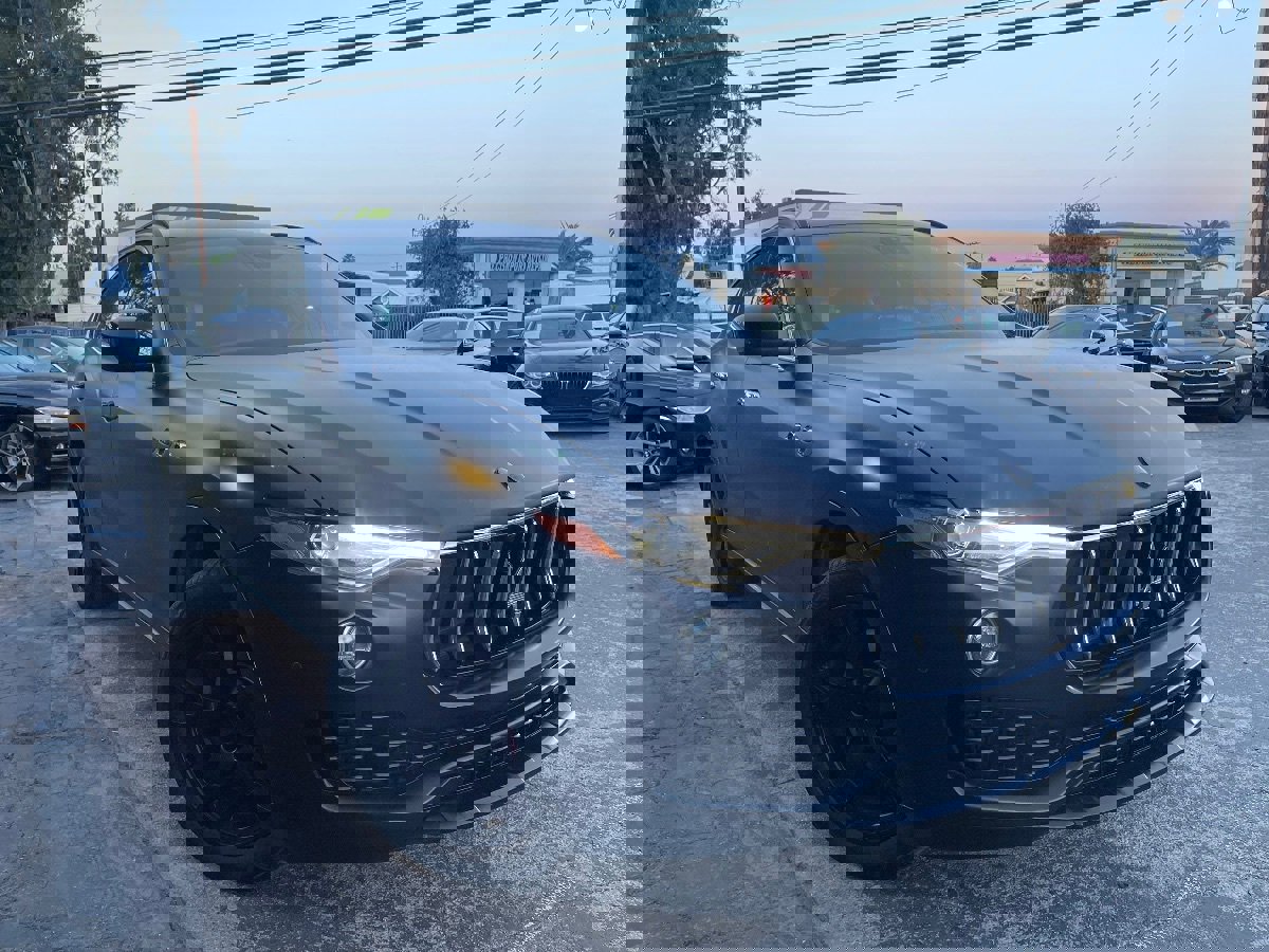 Used 2017 Maserati Levante w/ Sport Package image 3