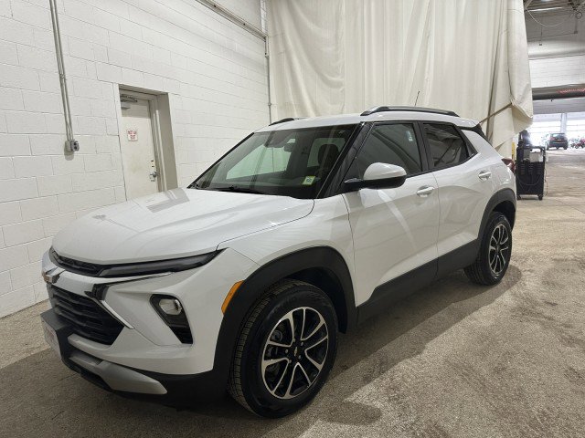 Used 2025 Chevrolet TrailBlazer LT image 1