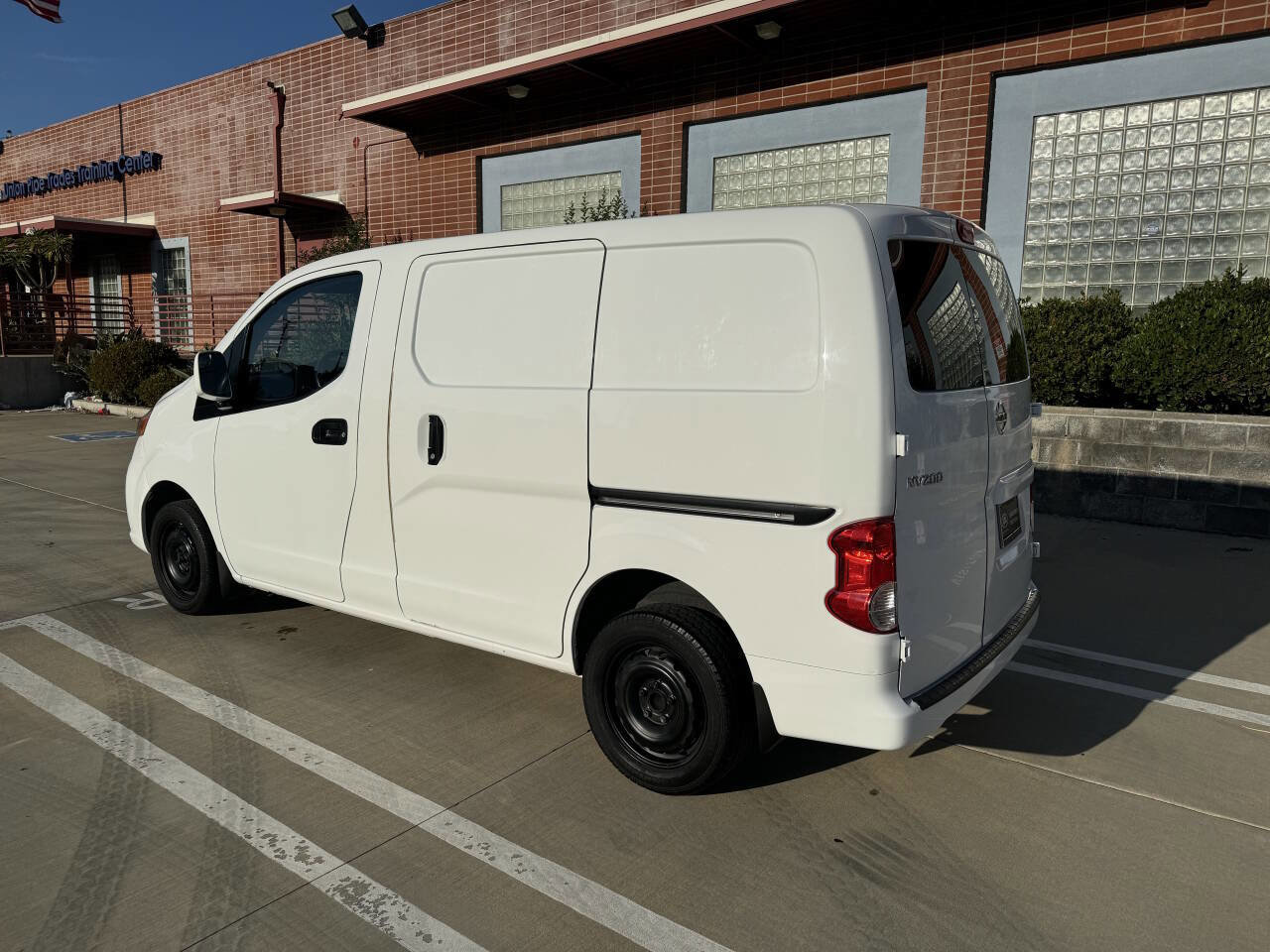 Used 2019 Nissan NV200 SV w/ Navigation Package image 1