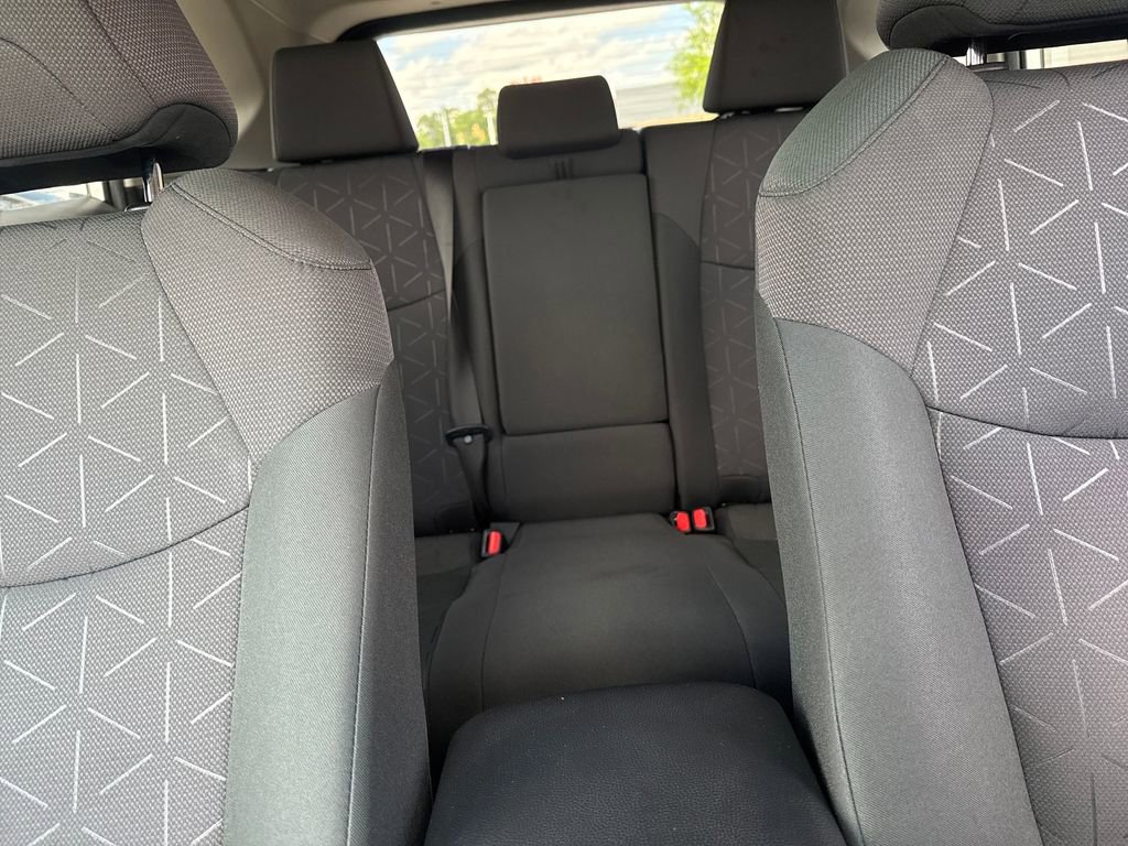 Used 2024 Toyota RAV4 XLE FWD image 28