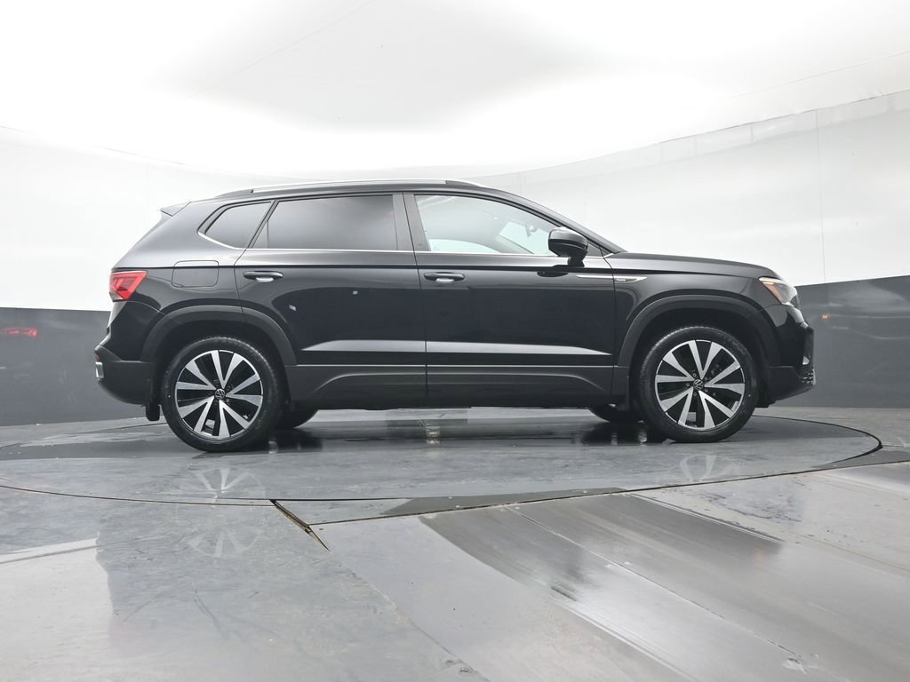 Used 2022 Volkswagen Taos SE w/ Panoramic Sunroof Package image 35