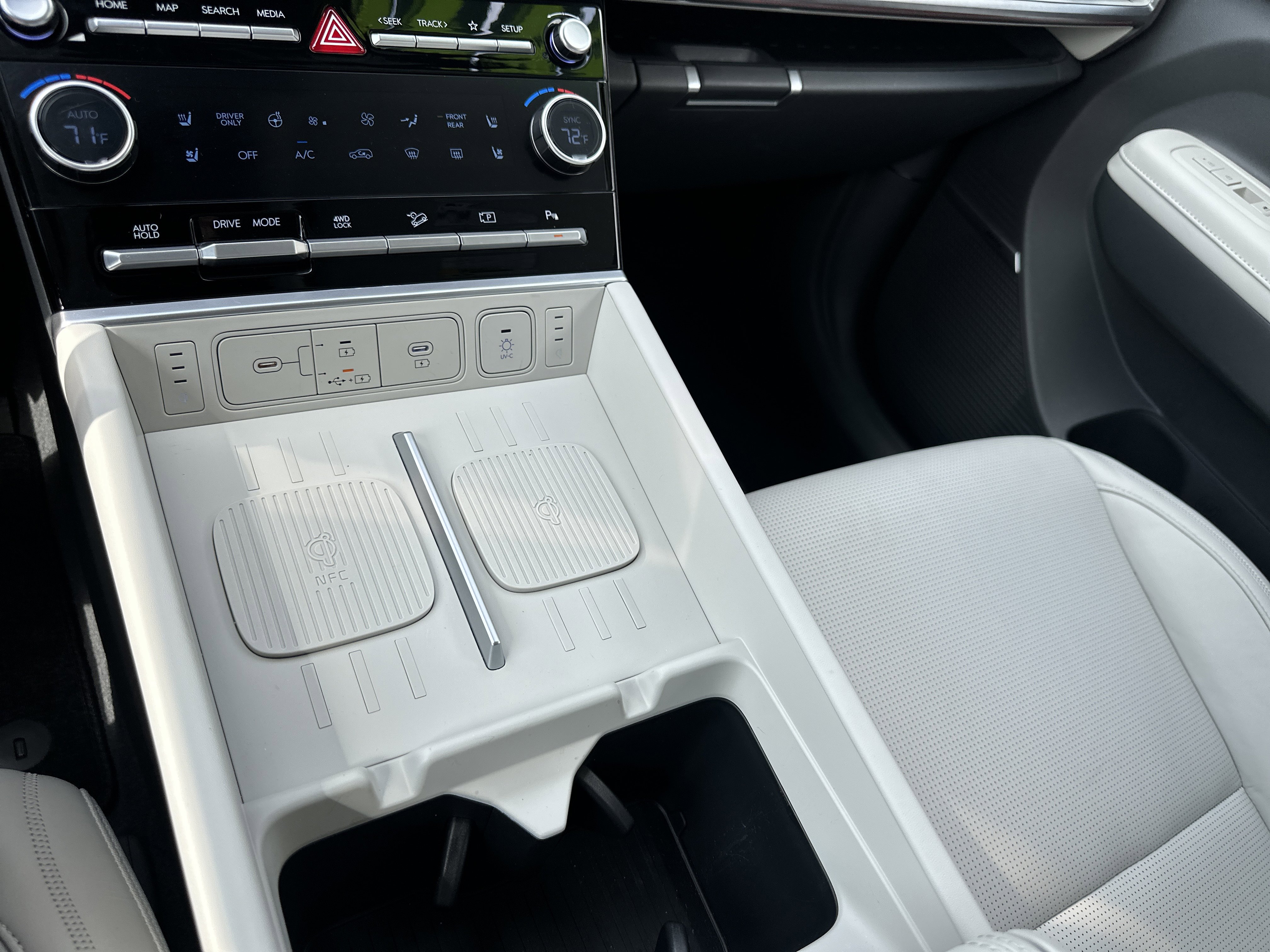 Used 2025 Hyundai Santa Fe Calligraphy image 17