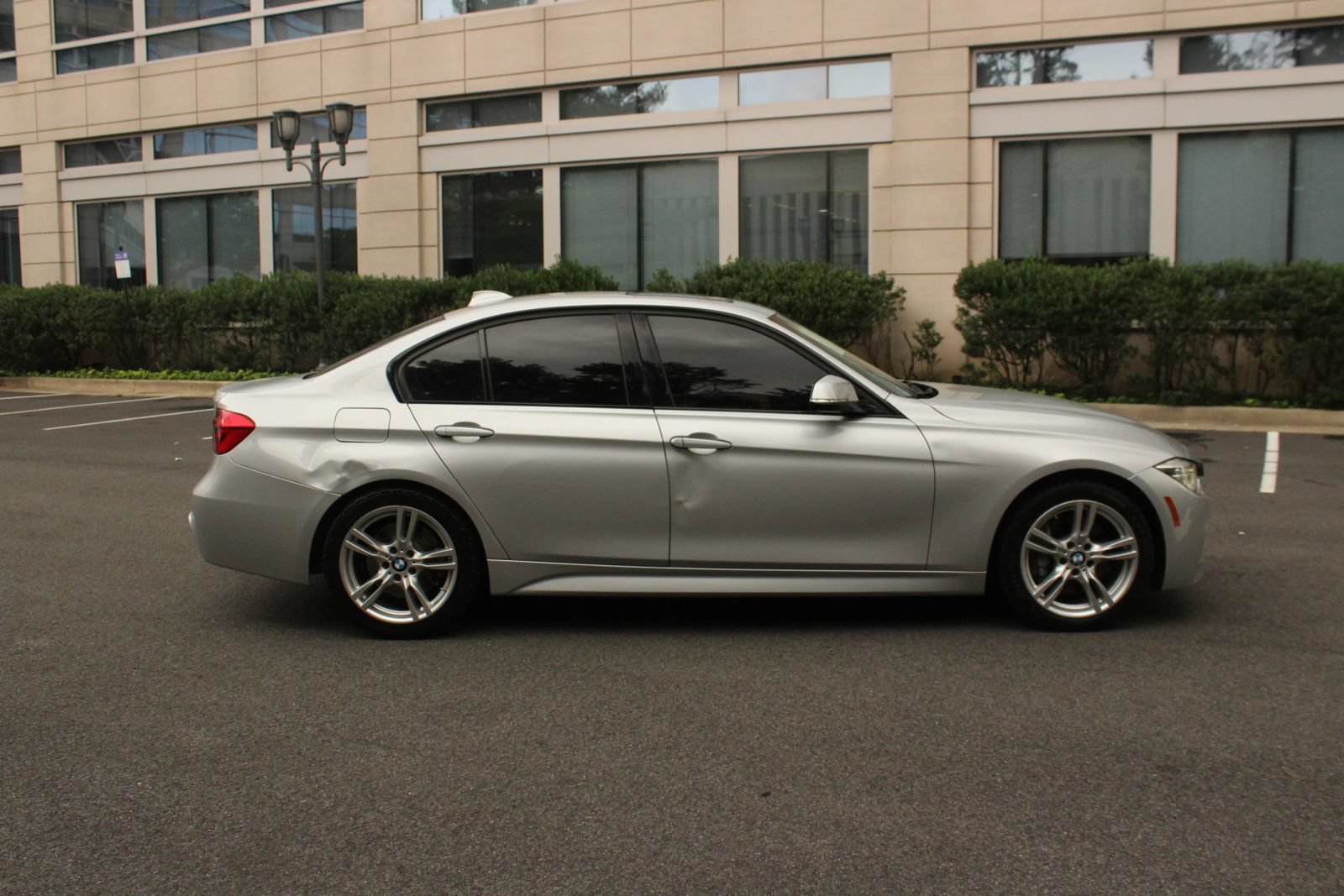 Used 2018 BMW 330i Sedan RWD image 6