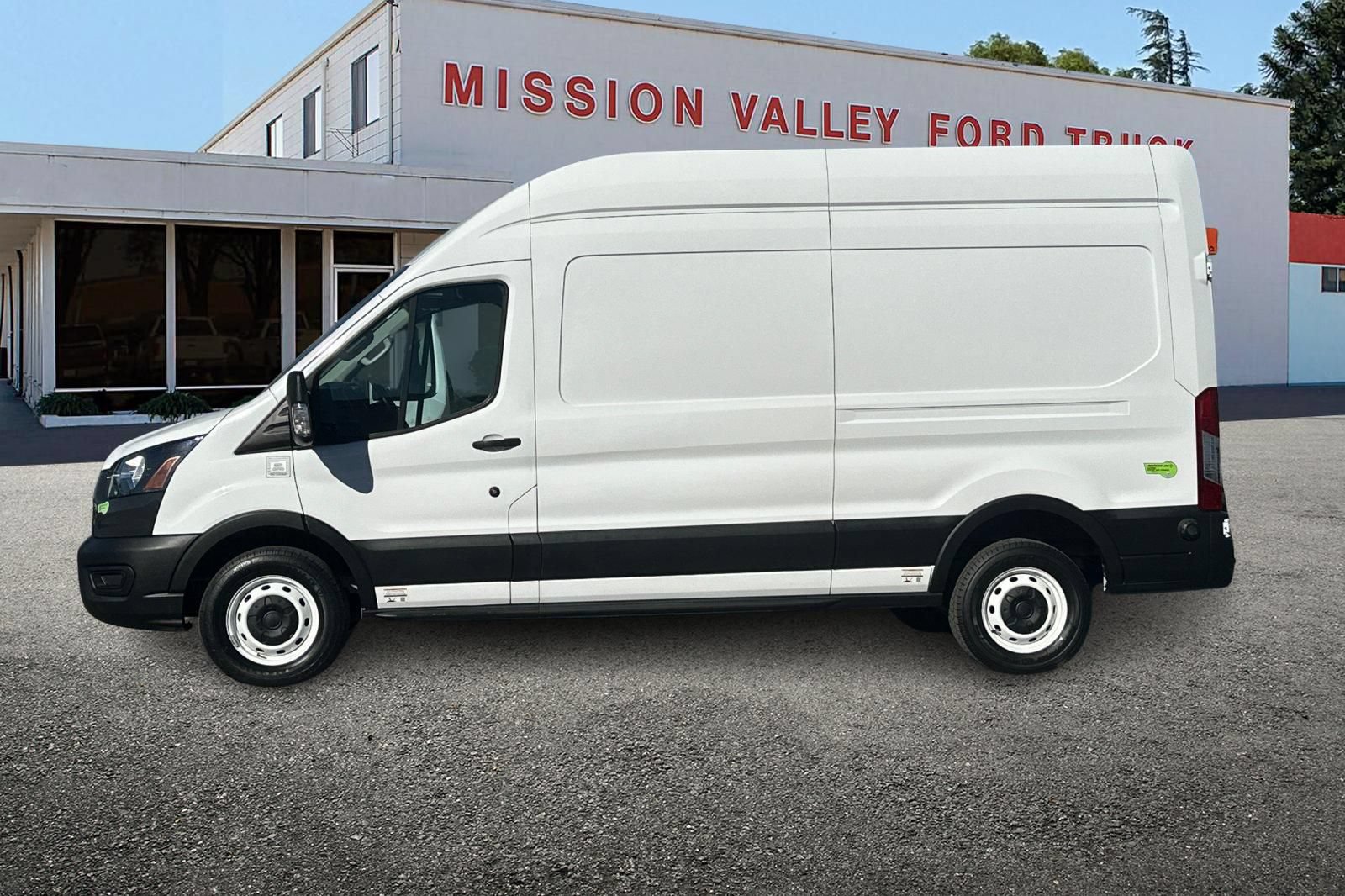 Used 2022 Ford E-Transit 148 High Roof w/ Load Area Protection Package RWD image 7