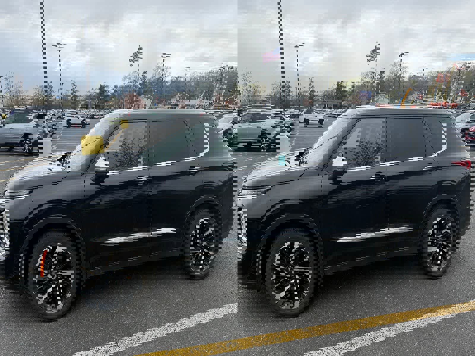 Used 2022 Mitsubishi Outlander SE AWD/4WD image 2