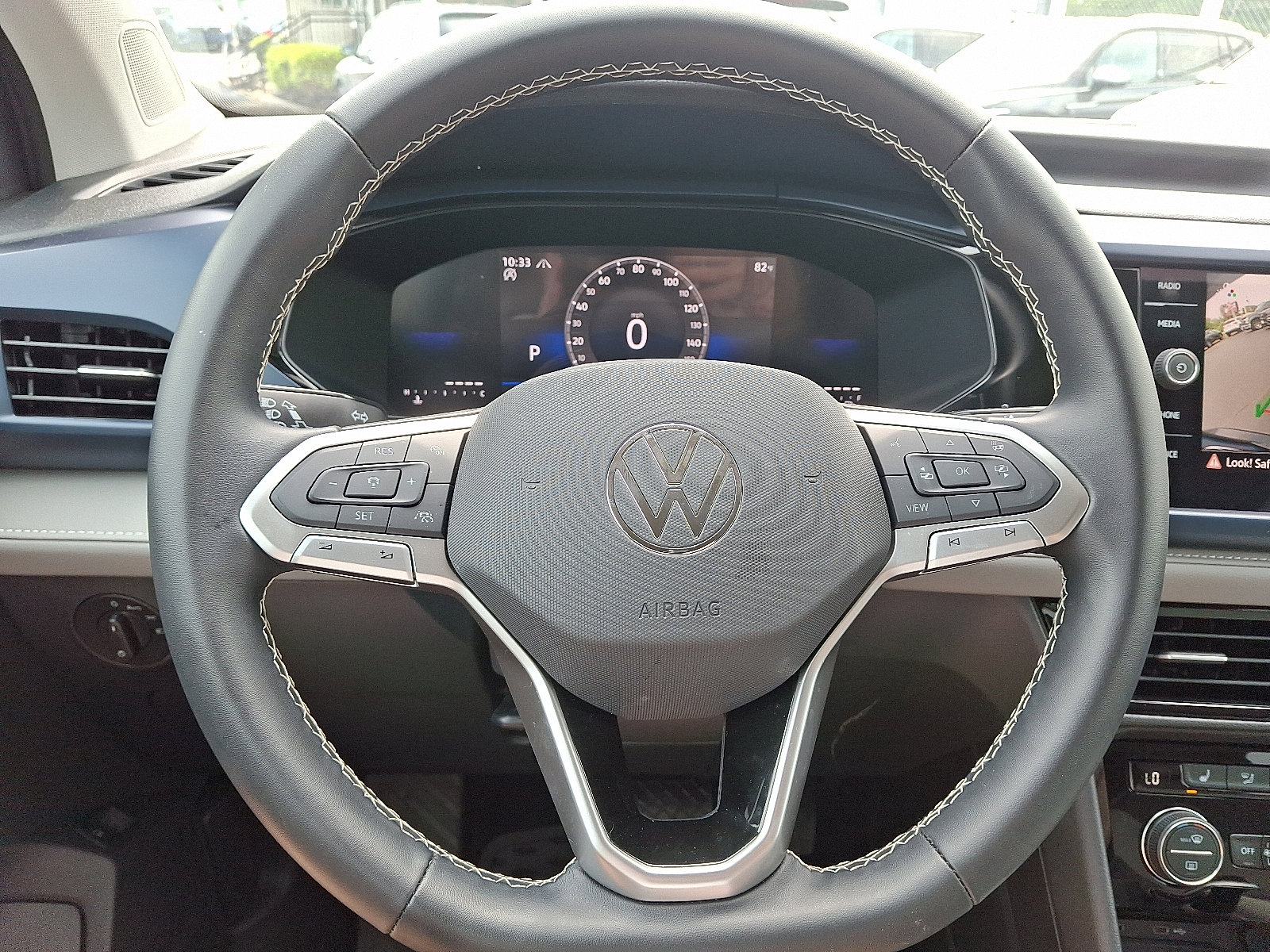 Certified 2024 Volkswagen Taos SE image 18