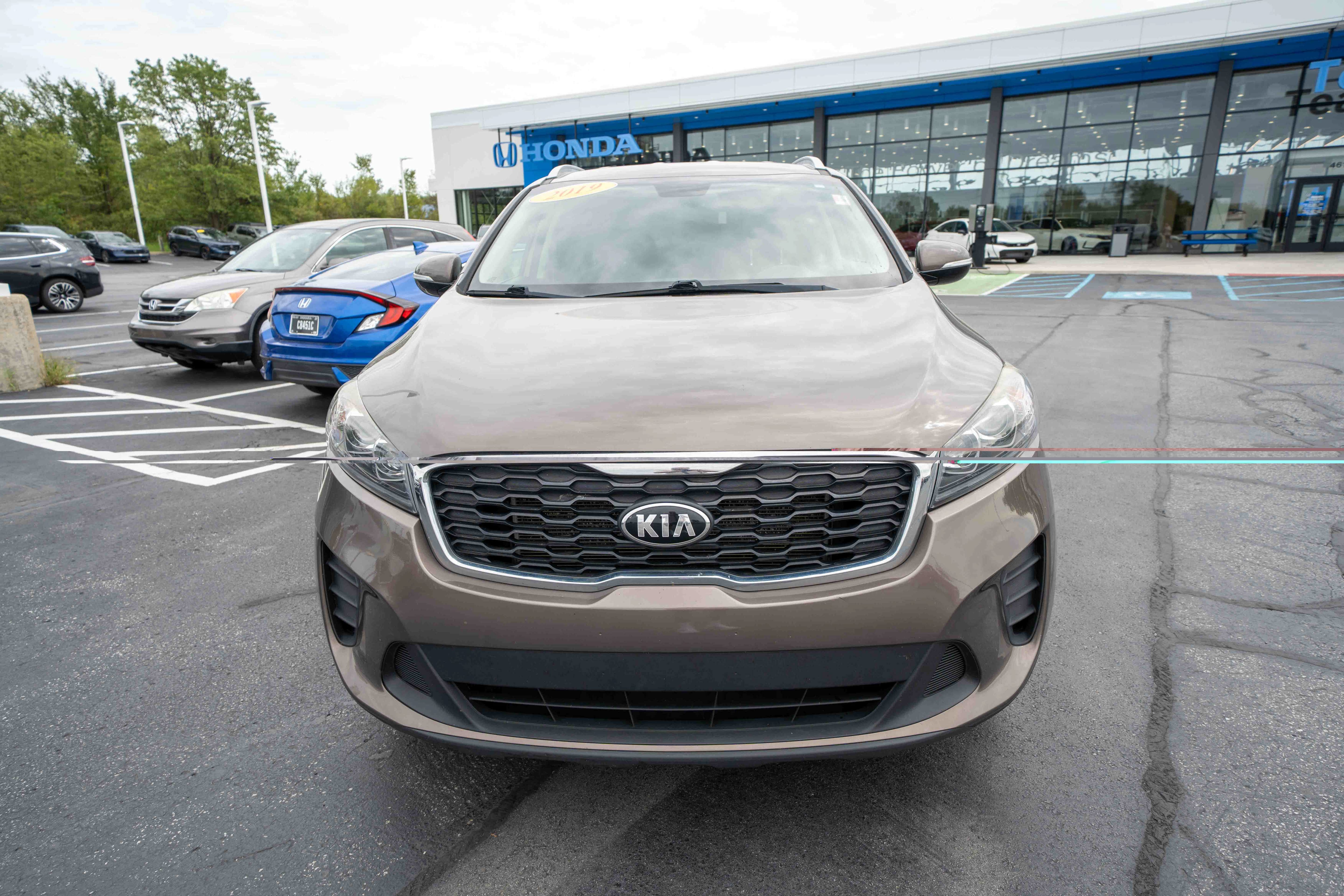 Used 2019 Kia Sorento AWD w/ LX Convenience Package image 2