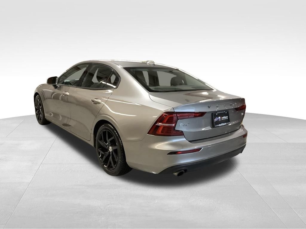 Used 2020 Volvo S60 T6 Momentum AWD/4WD image 3