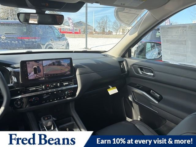 New 2026 Nissan Pathfinder SL image 10