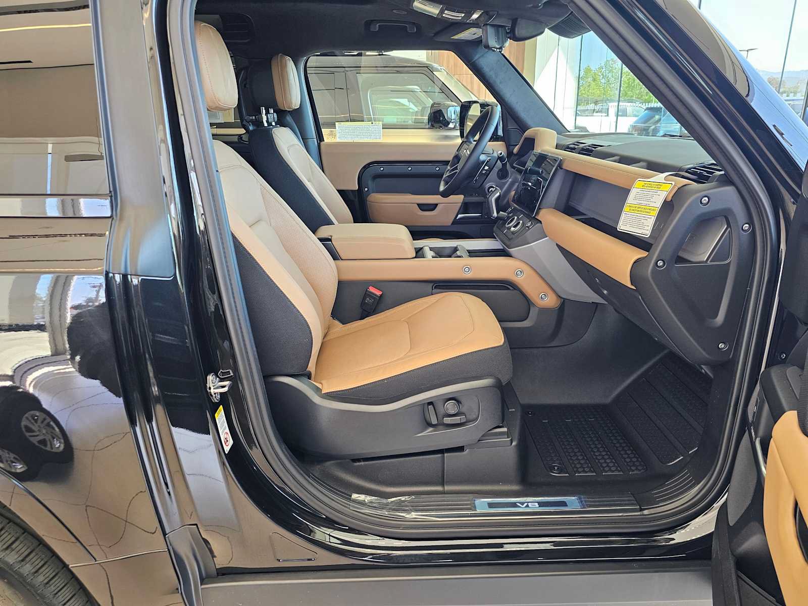 New 2026 Land Rover Defender 90 V8 AWD/4WD image 10