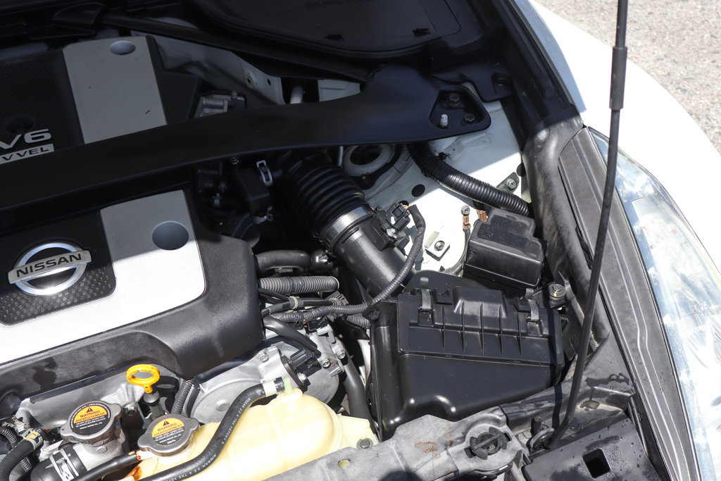 Used 2017 Nissan 370Z Coupe RWD image 13