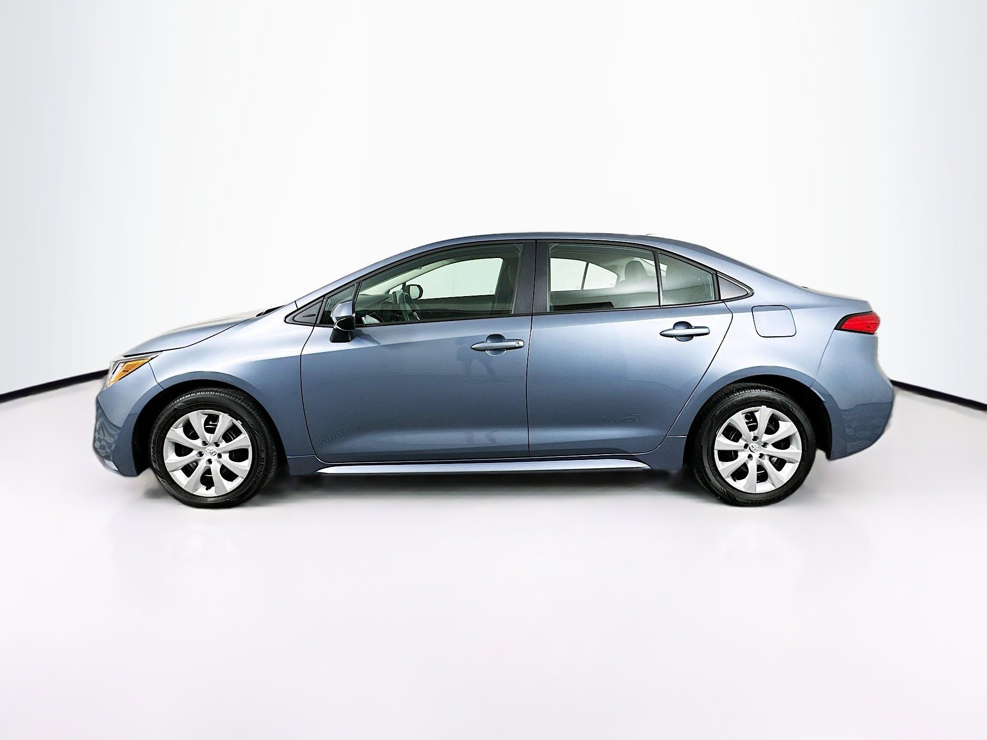 Used 2025 Toyota Corolla LE image 4