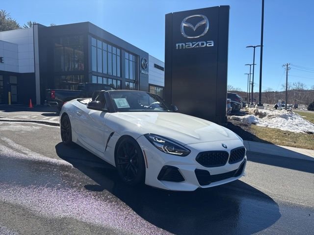 Used 2022 BMW Z4 M40i w/ Premium Package image 2