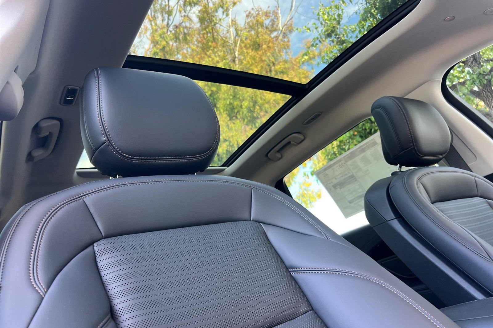 New 2026 Lincoln Nautilus Reserve w/ Jet Appearance Package AWD/4WD image 14