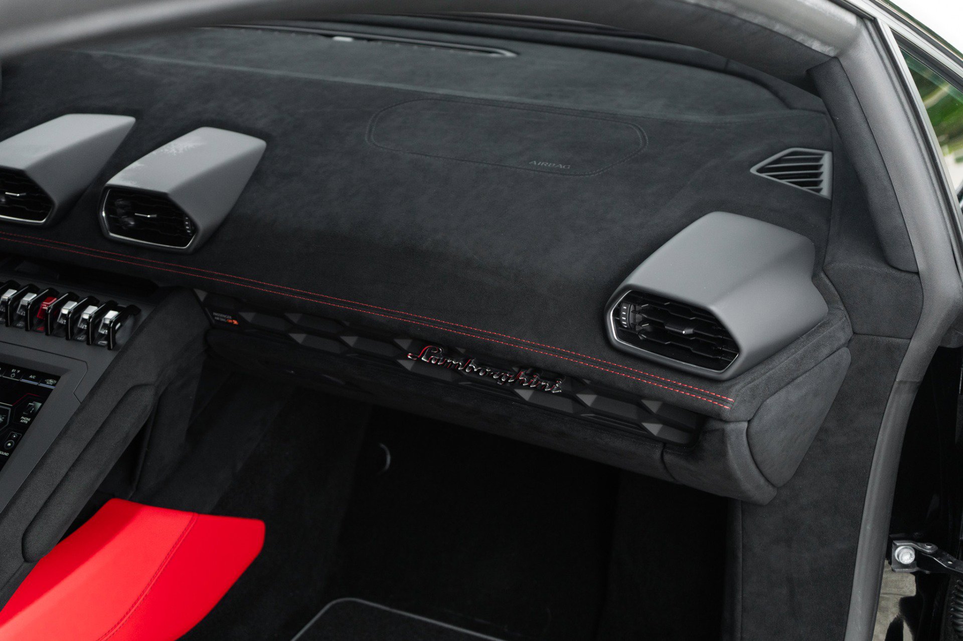 Used 2022 Lamborghini Huracan STO image 21