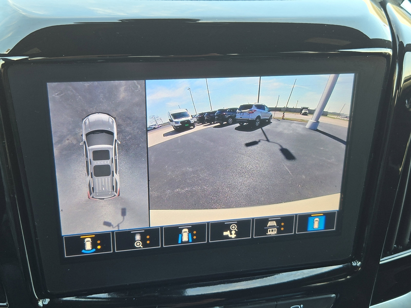 Used 2023 Chevrolet Traverse High Country w/ LPO, Floor Liner Package image 19