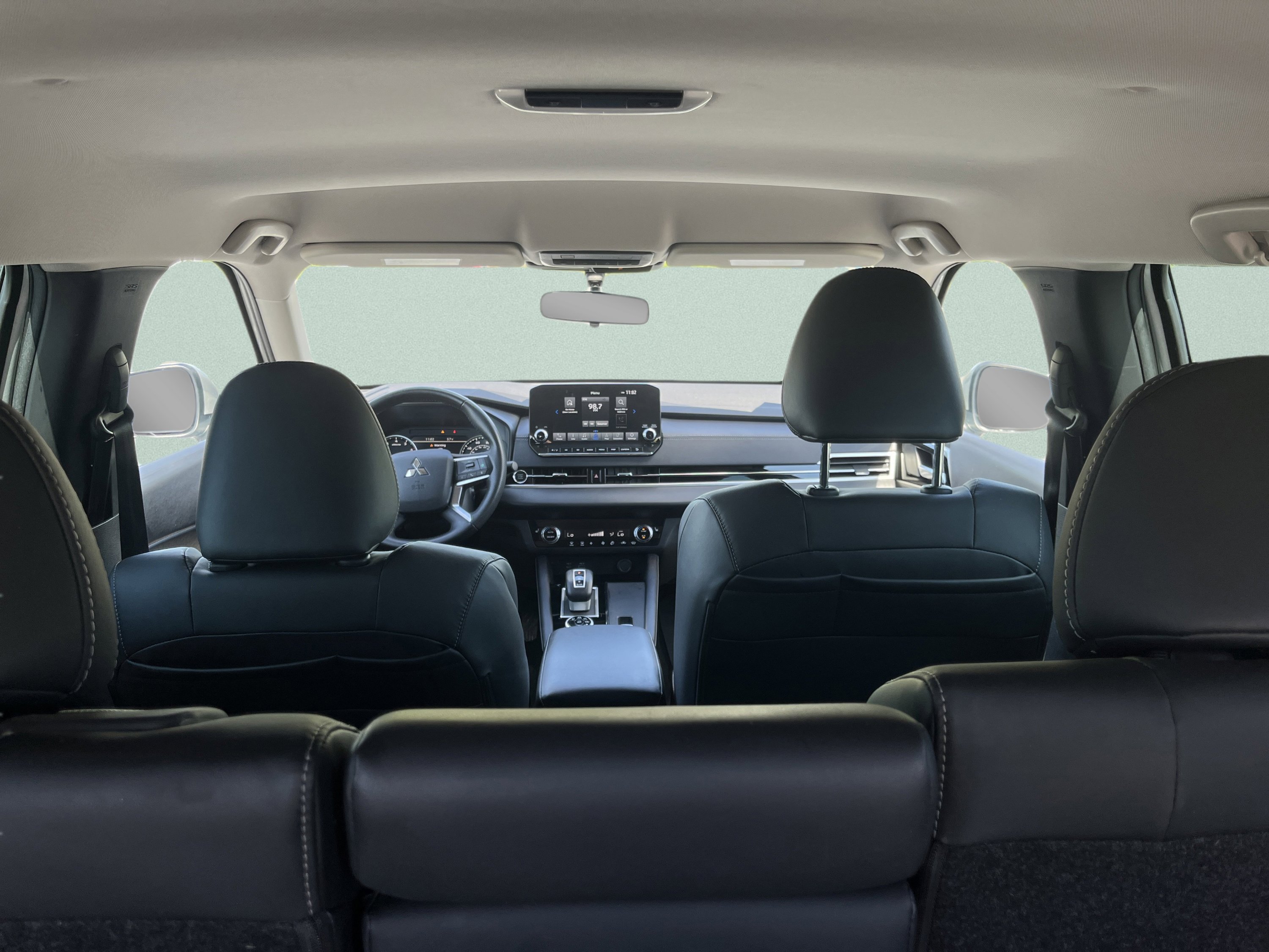 Used 2023 Mitsubishi Outlander SE AWD/4WD image 13