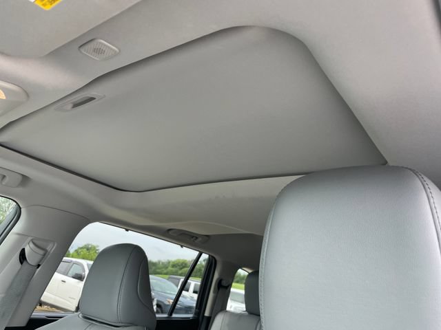 Used 2023 Toyota Highlander Limited AWD/4WD image 29