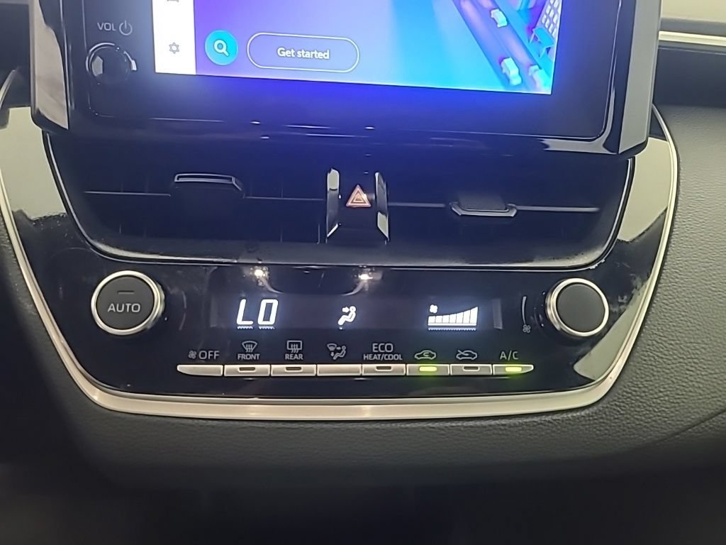 Used 2025 Toyota Corolla LE FWD image 36