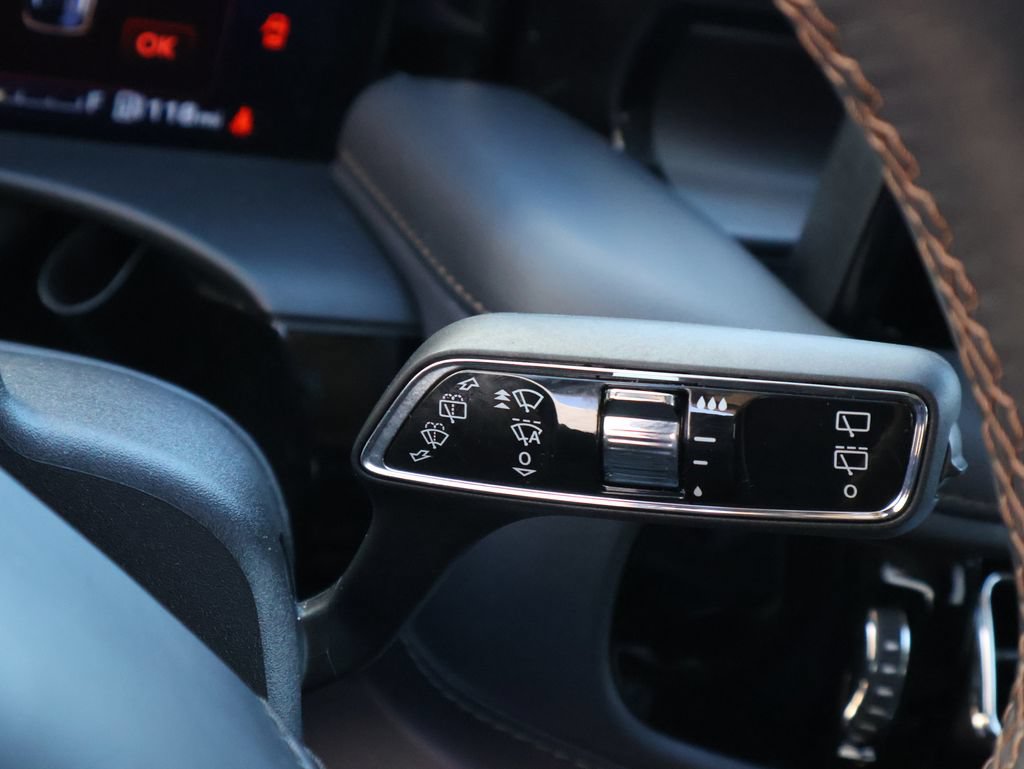 Used 2025 Lincoln Aviator AWD image 32