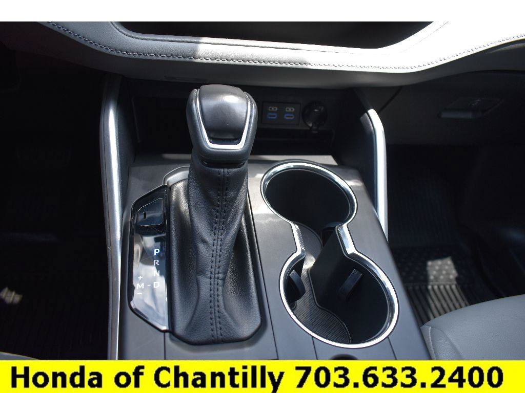 Used 2022 Toyota Highlander XLE AWD/4WD image 17