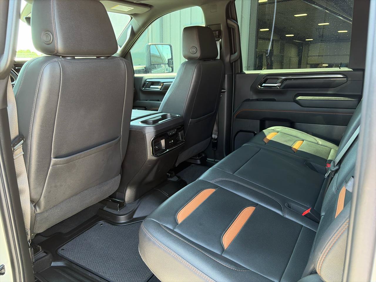 Used 2024 GMC Sierra 2500 AT4 w/ AT4 Premium Plus Package AWD/4WD image 17