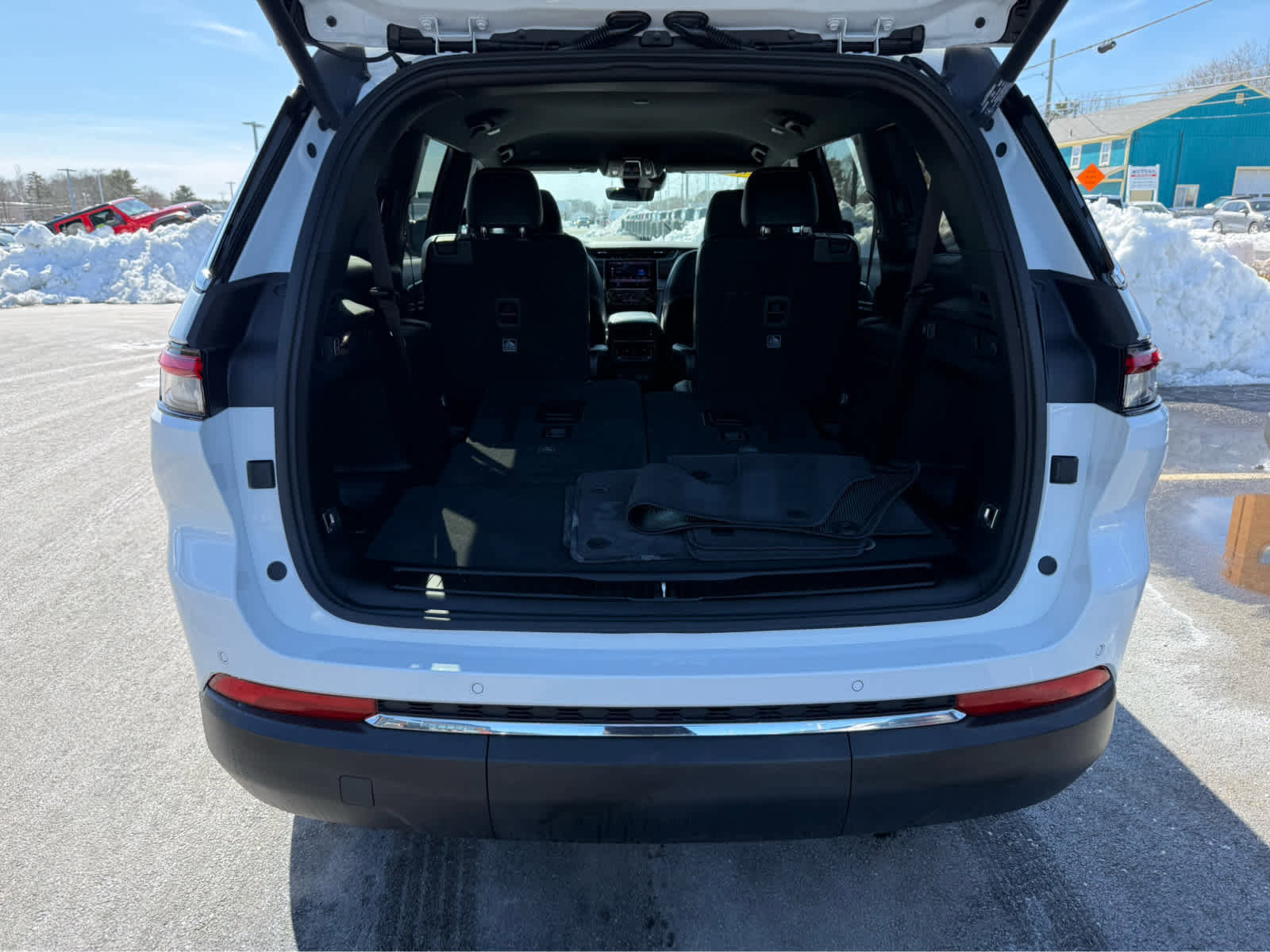 Used 2025 Jeep Grand Cherokee L Limited image 8