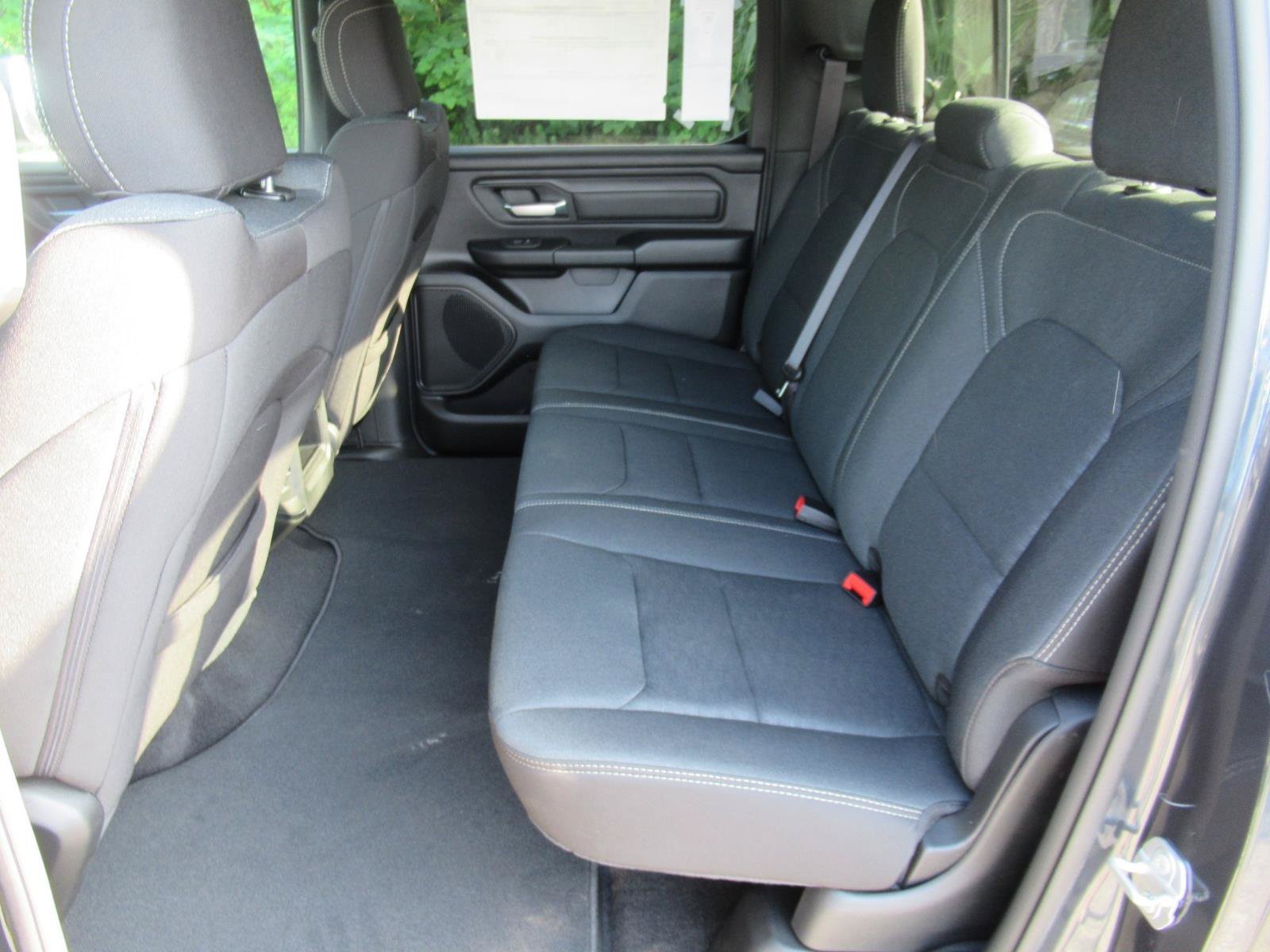 New 2026 RAM 1500 Express AWD/4WD image 33
