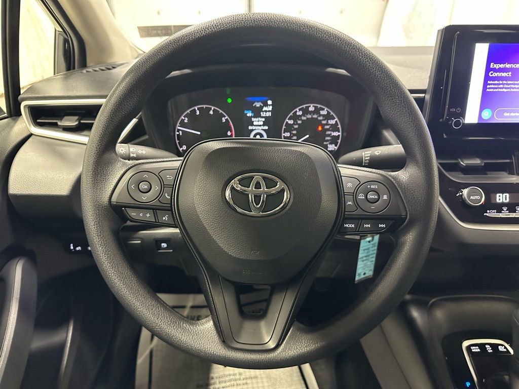 Used 2025 Toyota Corolla LE image 18