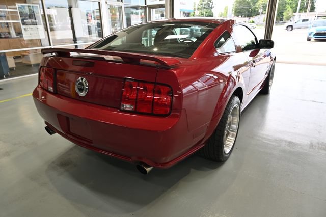 Used 2005 Ford Mustang GT Premium RWD image 6