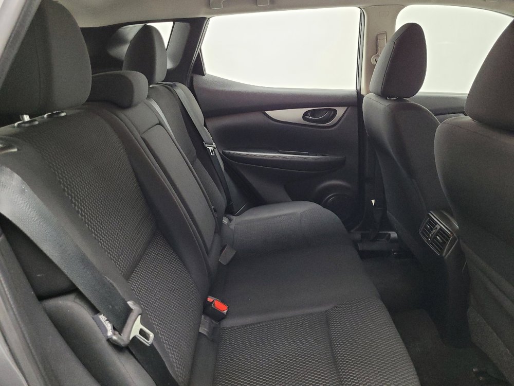 Used 2021 Nissan Rogue Sport S image 19