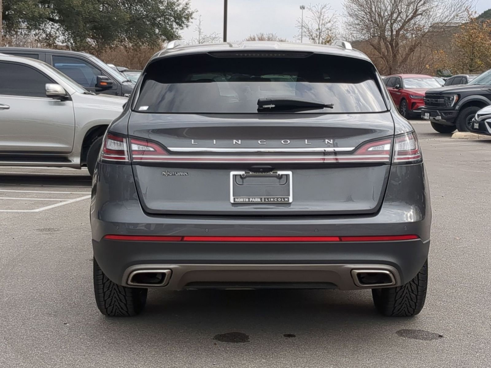 Used 2023 Lincoln Nautilus FWD w/ Premium Package image 4