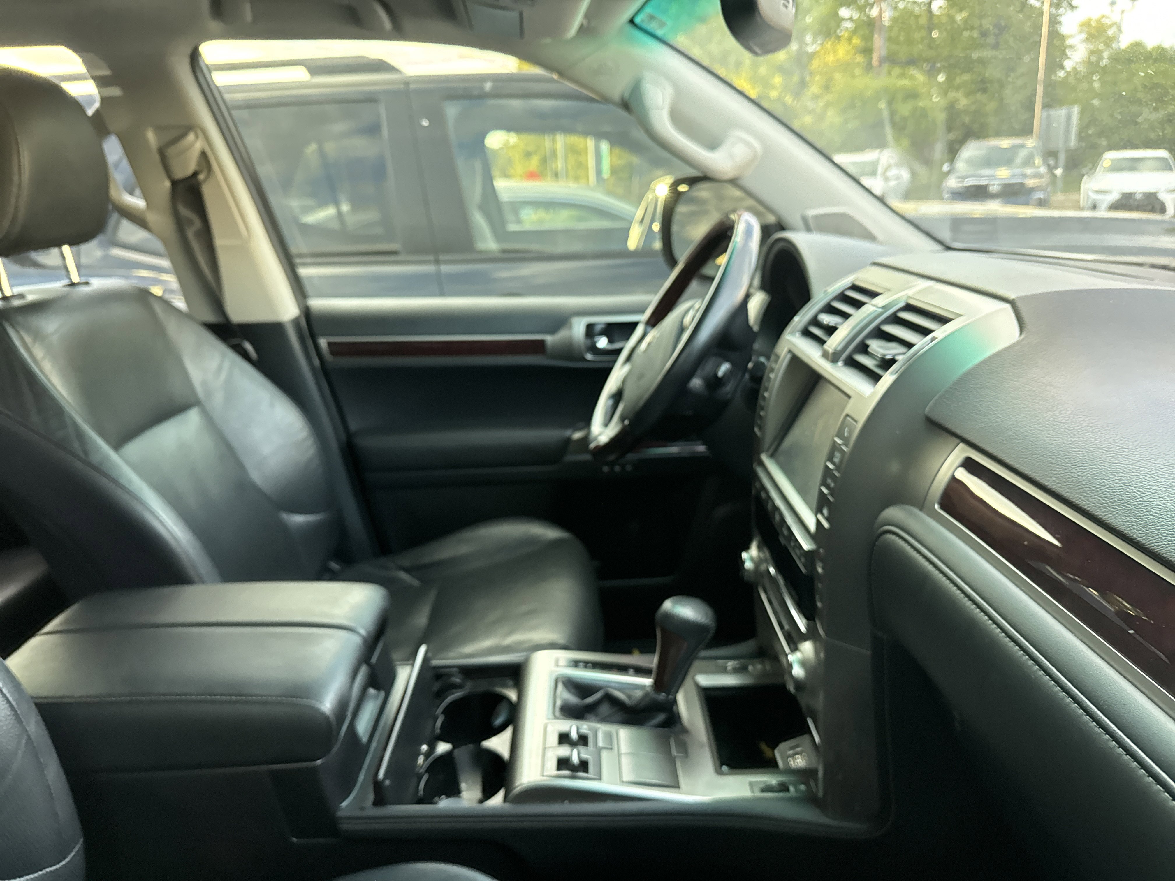 Used 2016 Lexus GX 460 w/ Premium Package AWD/4WD image 9