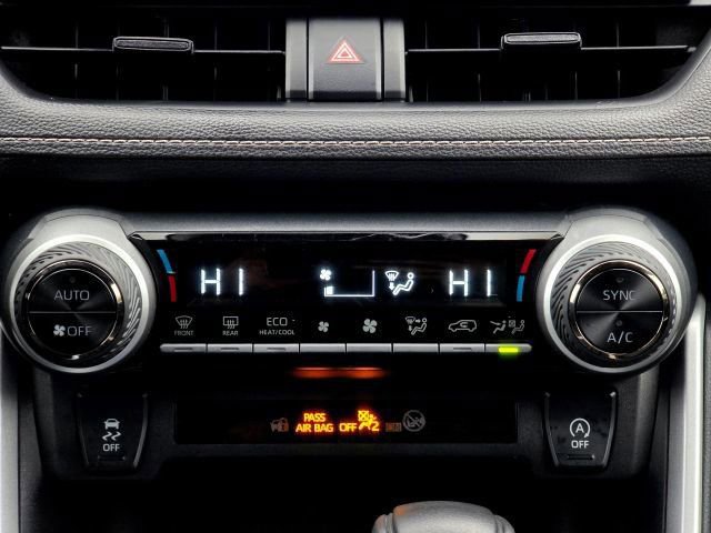 Used 2025 Toyota RAV4 XLE image 19