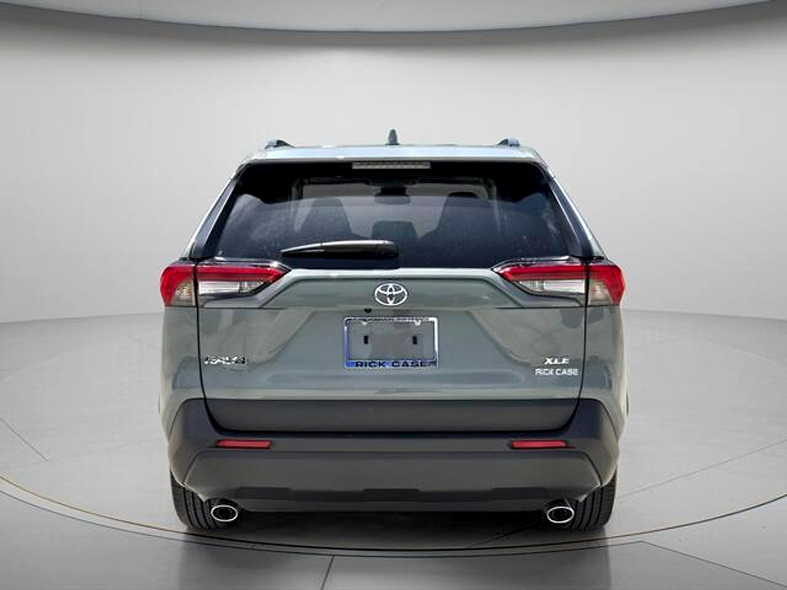 Used 2023 Toyota RAV4 XLE Premium FWD image 6