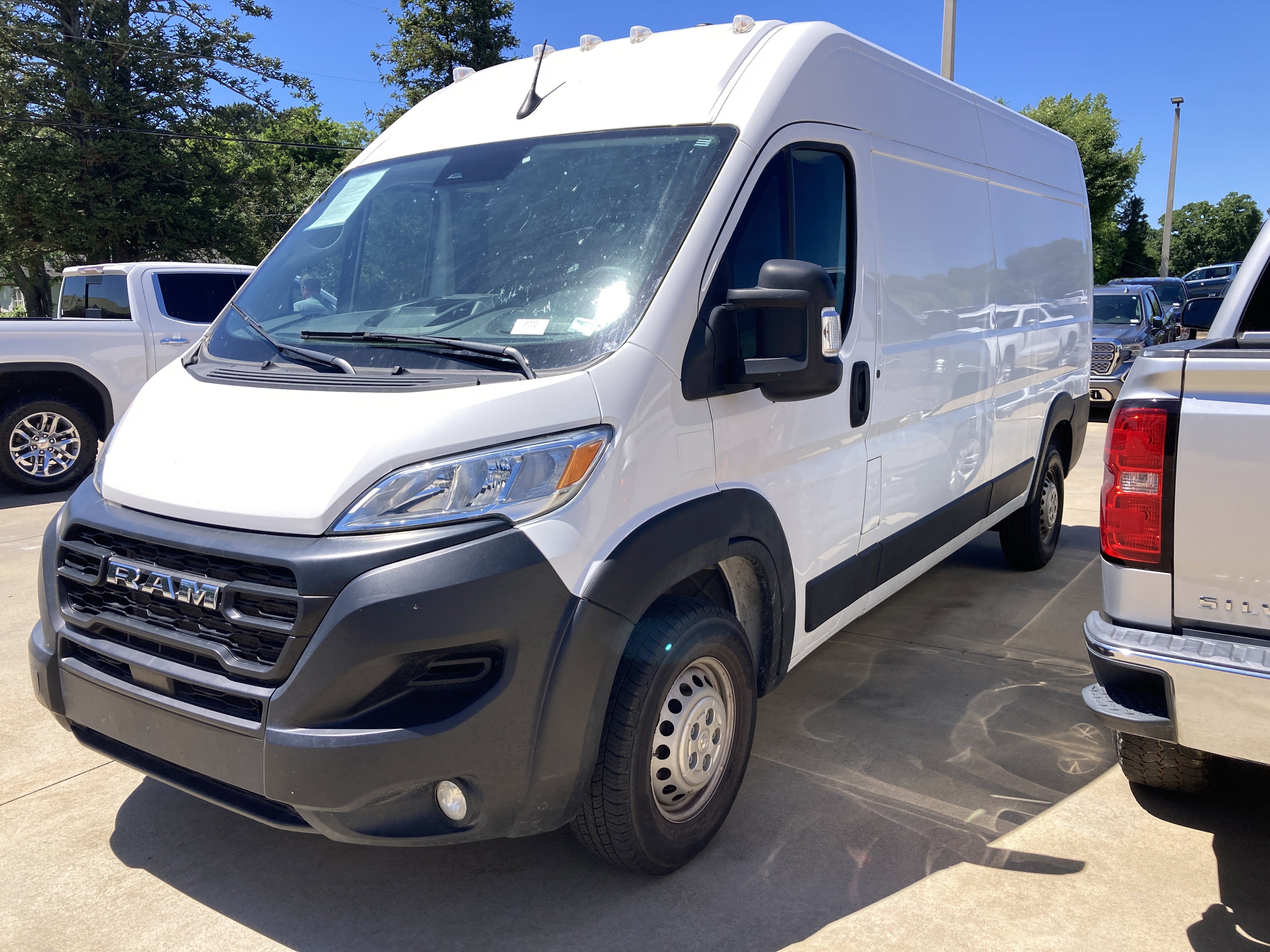 Used 2024 RAM ProMaster 2500 w/ Convenience Group FWD video 1