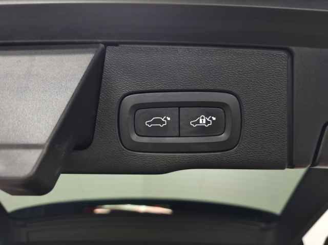 Certified 2023 Volvo XC60 B5 Core AWD/4WD image 10