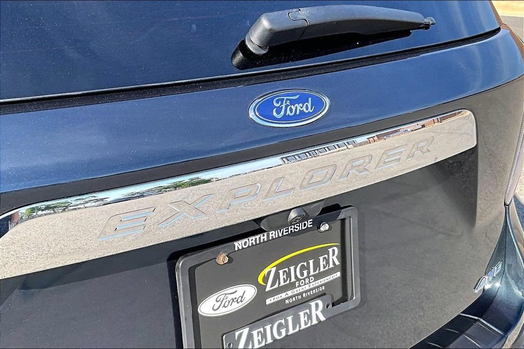 Certified 2023 Ford Explorer XLT AWD/4WD image 8