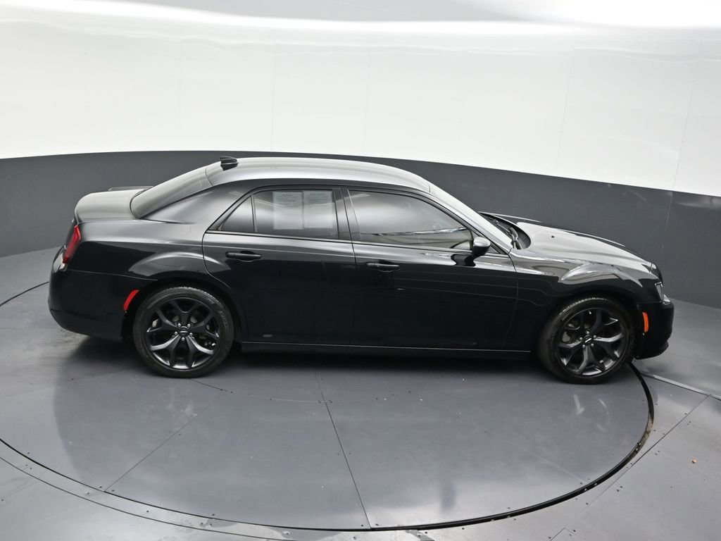 Used 2023 Chrysler 300 Touring w/ Sport Appearance Package image 22